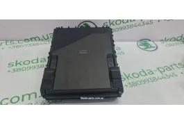 Крышка блока предохранителей VAG (1K0937132F)