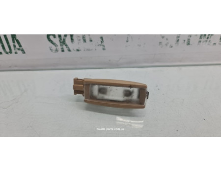 Плафон підсвітки козирка Volkswagen Passat B7 1K0947109 VAG (1K0947109)