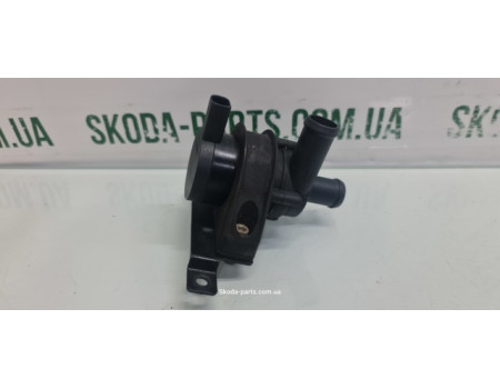 Помпа додаткова системи охолодження двигуна 1.2tsi Skoda Octavia A5 1K0965561L VAG (1K0965561L)