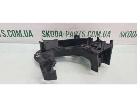 Кронштейн кожух проводки Skoda Octavia A5  вживаний 1K0971615 VAG (1K0971615)