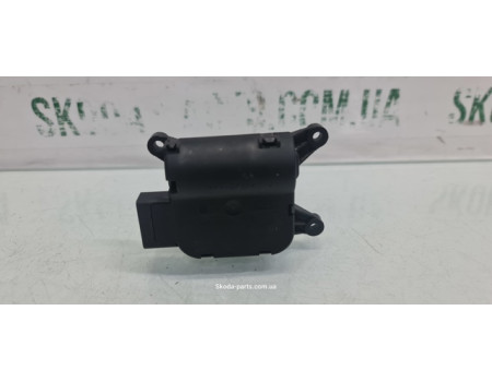 Двигун заслінки пічки Skoda Octavia A5 1K1907511G VAG (1K1907511G)