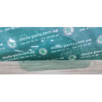 Скло дверей переднє праве Volkswagen Golf 5 1K4845202B VAG (1K4845202B)