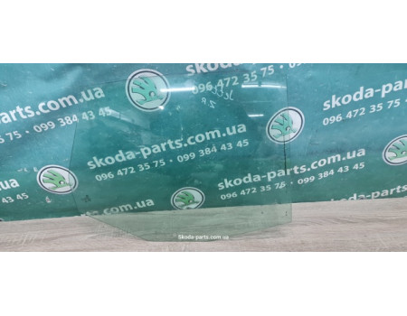 Скло дверей заднє праве Volkswagen Jetta 5 1K5845026 VAG (1K5845026)