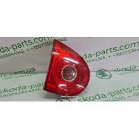 Стоп задній лівий, внутрішній хетчбек Volkswagen Golf 5 1K6945093E VAG (1K6945093E) Стоп задній лівий, внутрішній хетчбек Volkswagen Golf 5 1K6945093E VAG (1K6945093E)