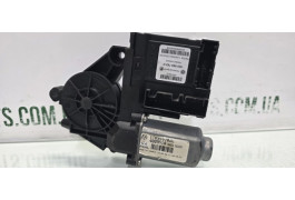 Двигун склопідіймача двері передньої правої Skoda Octavia A5 1t0959702C VAG (1T0959702C)