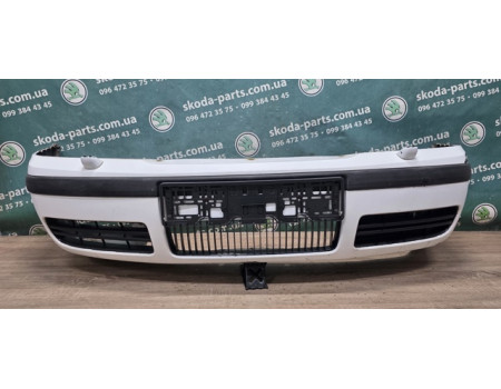 Бампер передній білий з омивачами фар Skoda Octavia Tour VAG (1U0807221AV)