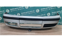 Бампер передній сірий Skoda Octavia Tour рестайл VAG (1U0807221BJ)