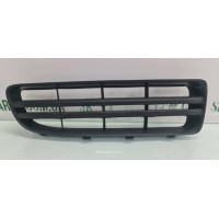 Решітка бампера передня права Skoda Octavia Tour 1U0807368C VAG (1U0807368C)