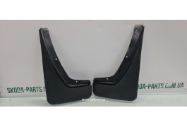 Бризговики задні комбі Skoda Octavia Tour 1U0821821C VAG (1U0821821C)