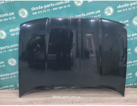 Капот чорний колір 9910 Skoda Octavia Tour VAG (1U0823031AA)