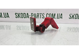 Петля завіса передніх дверей ліва верхня Skoda Octavia Tour VAG (1U0831401A)