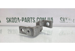 Петля завіса верхня передніх правих дверей Skoda Octavia Tour VAG (1U0831402A)