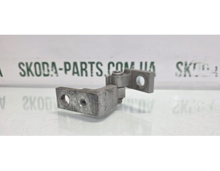 Петля завіса верхня передніх правих дверей Skoda Octavia Tour VAG (1U0831402A)