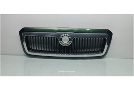 Решітка радіатора Skoda Octavia Tour 1U0853651EA VAG (1U0853651EA)