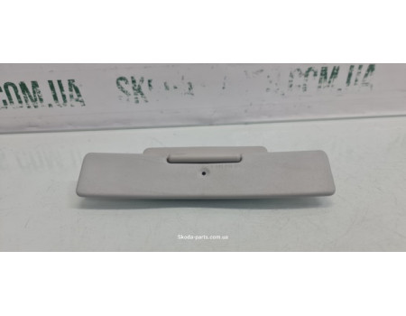 Козирьок сонцезахесний центральний Skoda Octavia Tour VAG (1U0858555A)