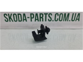 Кліпса карти дверей нижня Skoda Octavia Tour 1U0867260D VAG (1U0867260D)