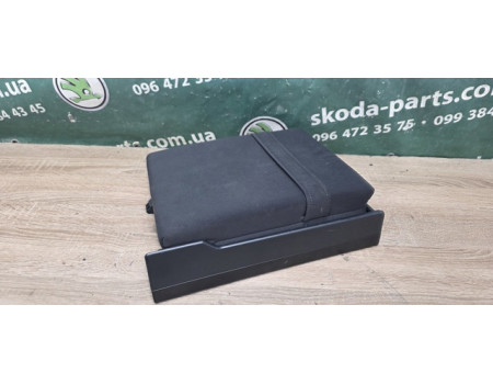 Підлокітник заднього сидіння Skoda Octavia Tour VAG (1U0885081S)
