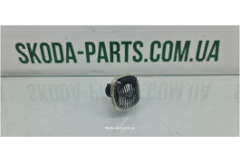 Повторювач повороту на крило Skoda Fabia New 1U0949127B VAG (1U0949127B)