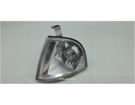 Вказівник повороту лівий Skoda Octavia Tour вживаний 1U0953049C VAG (1U0953049C)