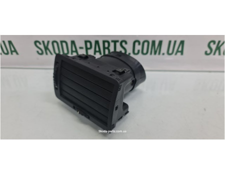 Дефлектор торпеди правий Skoda Octavia Tour 1U1819702 VAG (1U1819702)