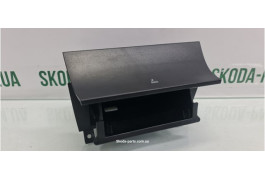 Пепельниця Skoda Octavia Tour 1U1857962 VAG (1U1857962)