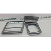 Пепельниця з накладками Skoda Octavia Tour VAG (1U1857962BM)