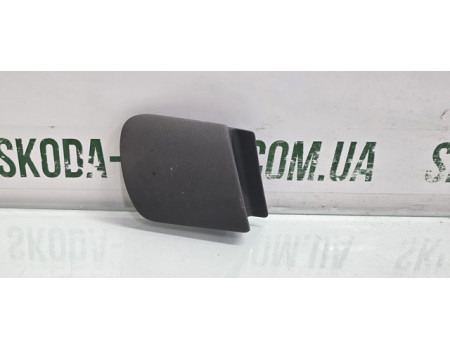 Заглушка передньої ручки регулювання дзеркал Skoda Octavia Tour до рестайл VAG (1U1867186D)
