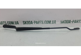 Двірник передній лівий Skoda Octavia Tour 1U195540 VAG (1U1955409)