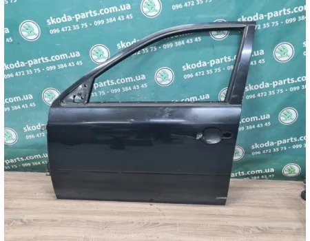 Двері передні ліві водійські Skoda Octavia Tour колір чорний 1z1z/9910 VAG (1U4831054C)