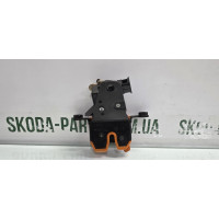 Замок кришки багажника ліфтбек Skoda Octavia Tour 1U6827501A VAG (1U6827501A)