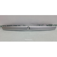 Планка підсвітки номерного знаку кришки багажника Skoda Octavia Tour VAG (1U6827577E)