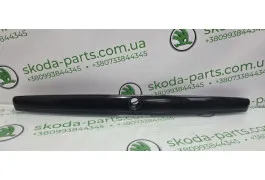 Планка підсвітки номерного знаку без підсвітки Skoda Octavia Tour рестайл VAG (1U6827577NN)