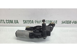 Двигун склоочисника заднього скла Skoda Octavia Tour ліфтбек 1U6955711B VAG (1U6955711B)