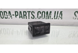 Кнопка підігріву сидіння Skoda Octavia Tour до рестайл 1u6963563 VAG (1U6963563)