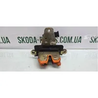 Замок кришки багажника комбі Skoda Octavia Tour 1U9827501B VAG (1U9827501B)