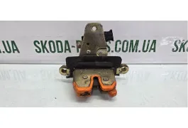 Замок кришки багажника комбі Skoda Octavia Tour 1U9827501B VAG (1U9827501B)