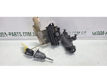 Комплект замків личинка дверей багажника запалення Skoda Octavia Tour VAG (1U9827565HH)