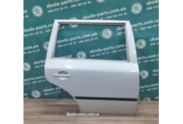 Двері задні праві сірі 9102 Skoda Octavia Tour combi VAG (1U9833056)