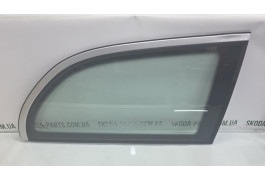 Скло багажного відсіку праве Скло кузова праве Skoda Octavia Tour універсал 1U9845298A VAG (1U9845298A)