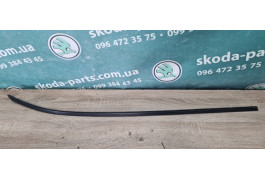 Накладка вітрова скла ліва Skoda Octavia tour вживана 1U9853705E VAG (1U9853705E)