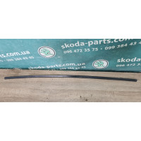 Накладка заглушка криші ліва Skoda Octavia tour вживана 1u9853705f VAG (1U9853705F)