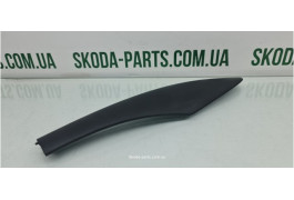 Заглушка рейлінгів передня права комбі Skoda Octavia Tour вживана 1U9860146 VAG (1U9860146)