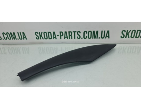 Заглушка рейлінгів передня права комбі Skoda Octavia Tour вживана 1U9860146 VAG (1U9860146)