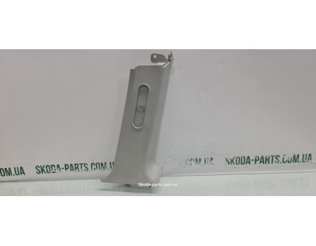 Накладка задньої стійки ліва комбі Skoda Octavia Tour VAG (1U9867295C)