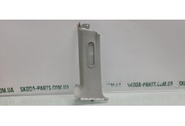 Накладка задньої стійки права комбі Skoda Octavia Tour VAG (1U9867296C)