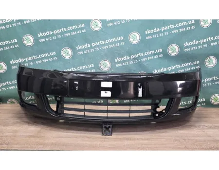 Бампер передній Skoda Octavia A5 рестайл чорний 1z1z/F8R/9910 VAG (1Z0807221DA)