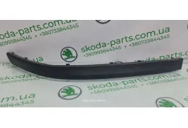 Молдінг переднього бампера правий дорестайл Skoda Octavia A5 1Z0807718 VAG (1Z0807718)