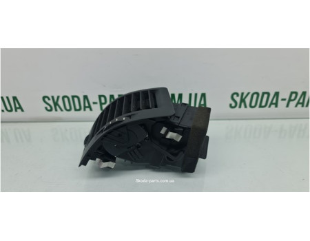 Решітка повітропровода ліва Skoda Octavia A5 вживана 1Z0819701 VAG (1Z0819701)