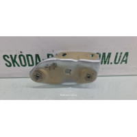 Кронштейн кріплення крила передній лівий рестайл Skoda Octavia A5 1Z0821141A вживаний VAG (1Z0821141A)
