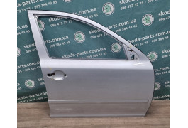 Двері передні праві Skoda Octavia A5 рестайл колір 9102 LA7W VAG (1Z0831056LA7W)